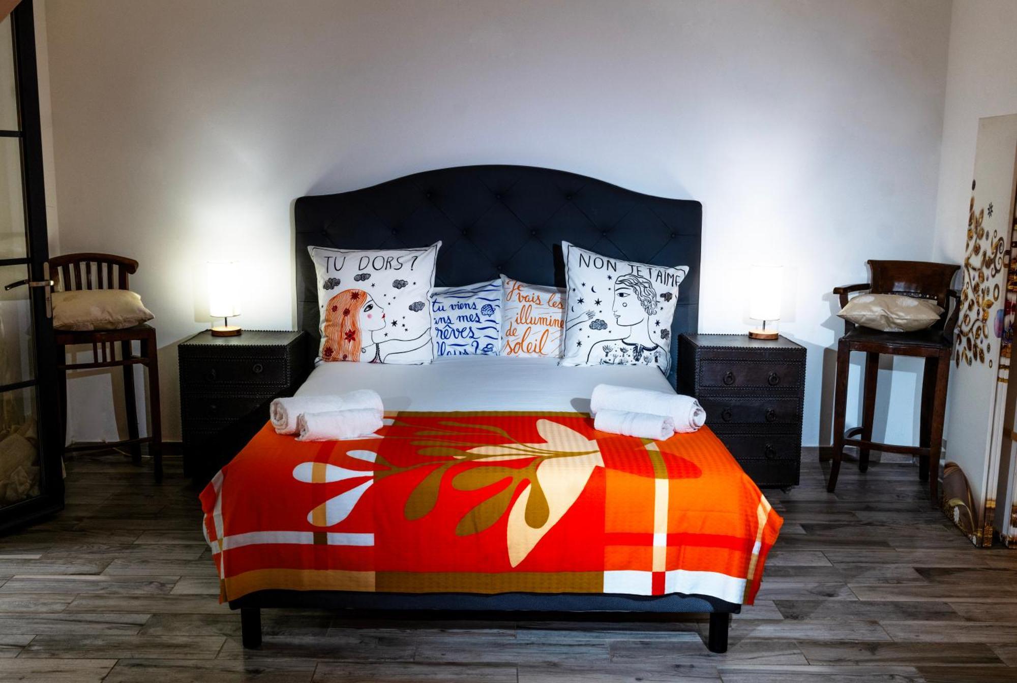 Les Canoubiers Luxe Et Serenite Au Coeur De Saint-Tropez Suites Spacieuses Avec Jardin Enchanteur Pokoj fotografie