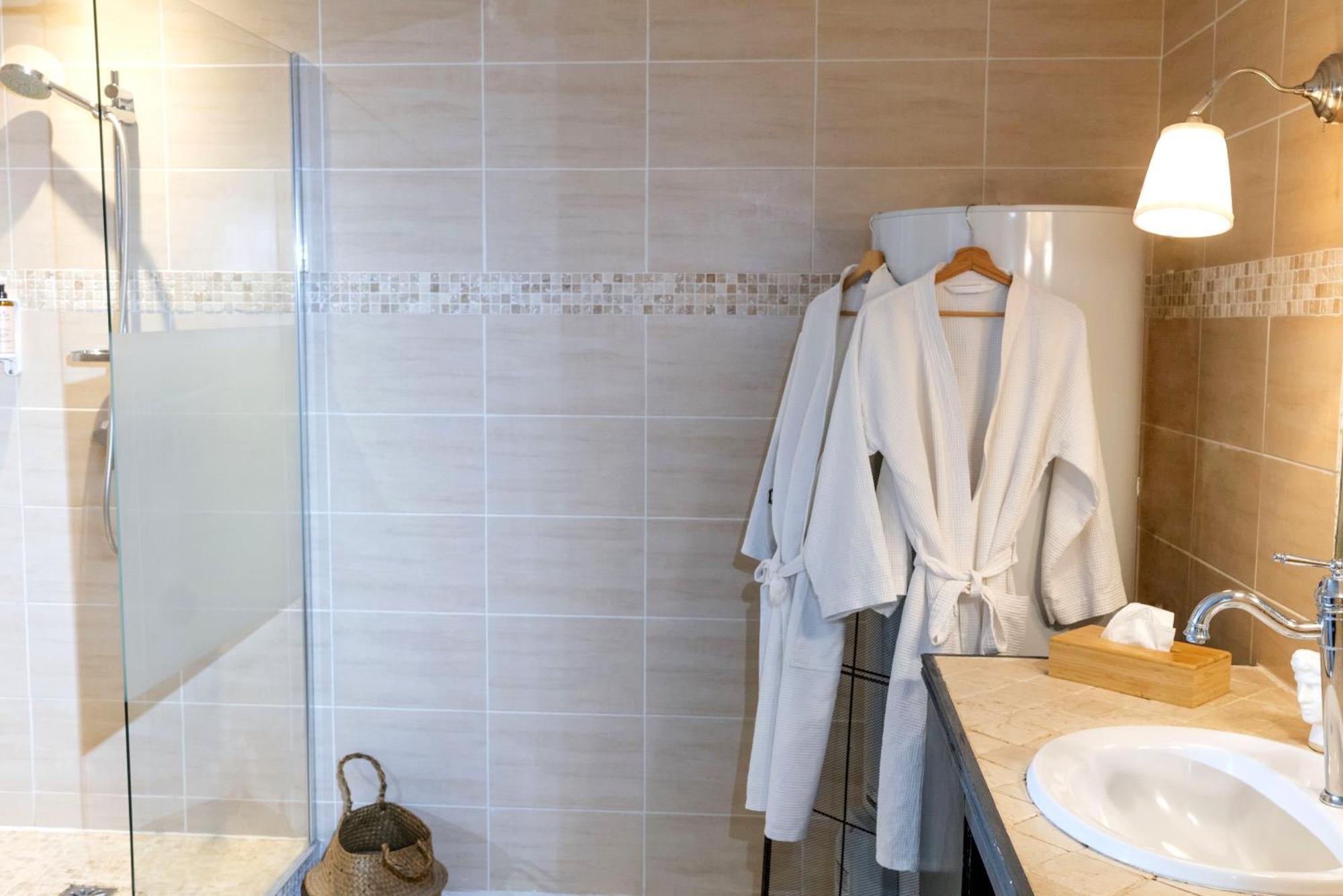 Les Canoubiers Luxe Et Serenite Au Coeur De Saint-Tropez Suites Spacieuses Avec Jardin Enchanteur Pokoj fotografie